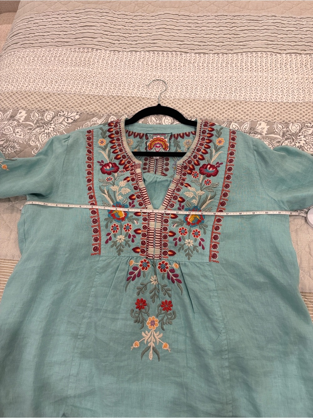 Johnny Was blue embroidered linen top size medium. Excellent condition! - Picture 5 of 7